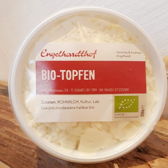 Organic curd cheese from the farm in Ramsau